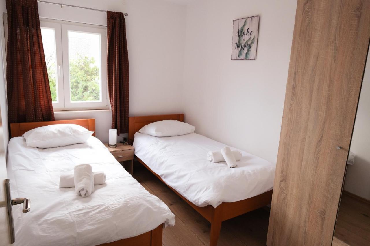 Apartment Nede Трогір Екстер'єр фото